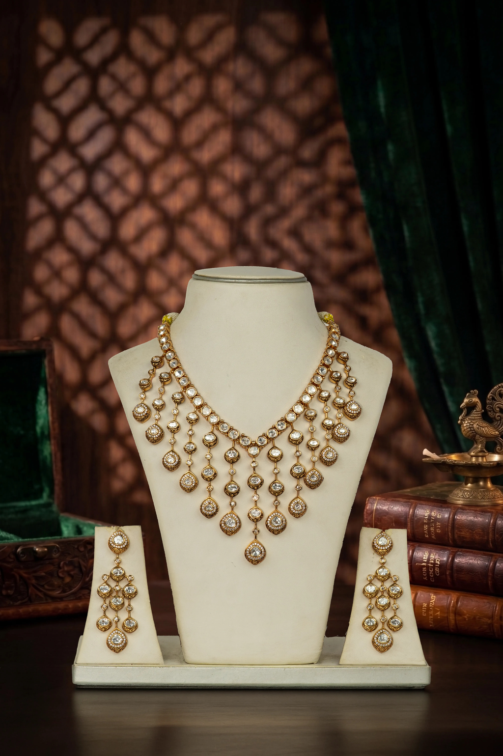 Opulent kundan set