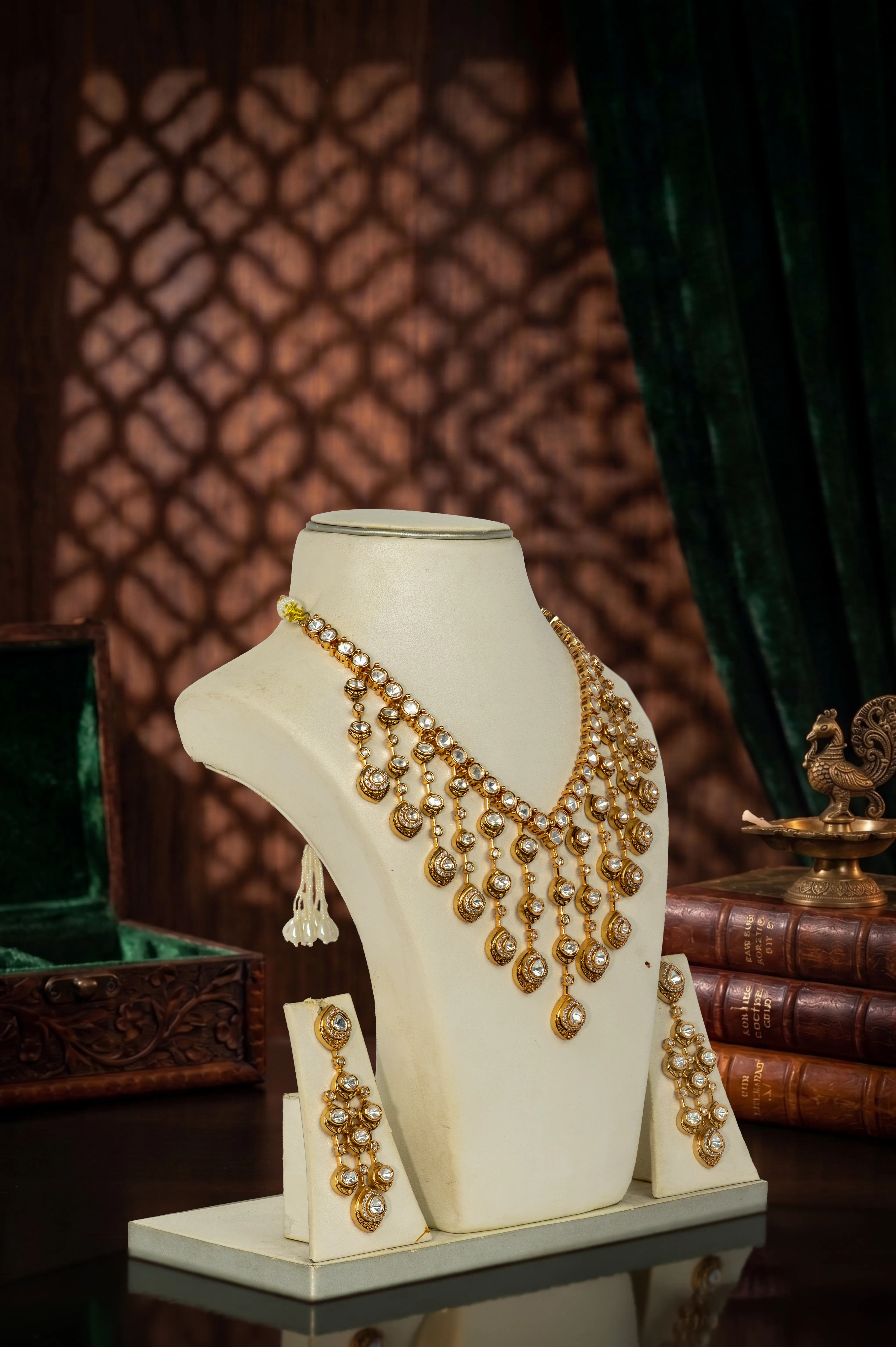 Opulent kundan set