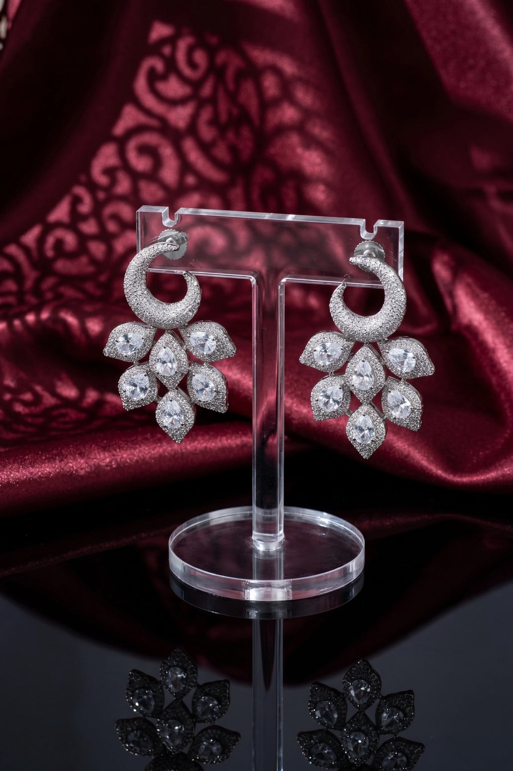 Artistic diamond earring