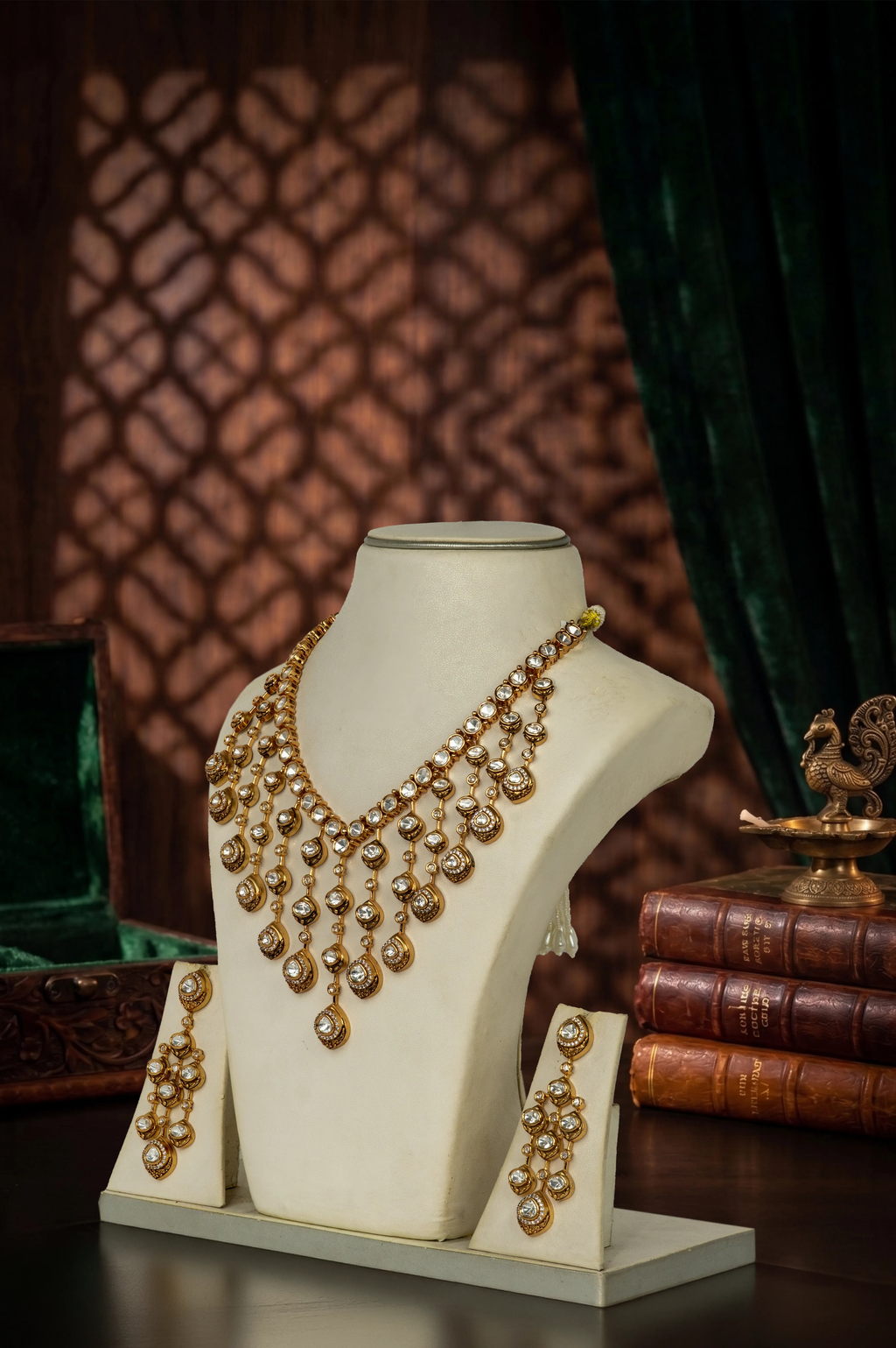 Opulent kundan set