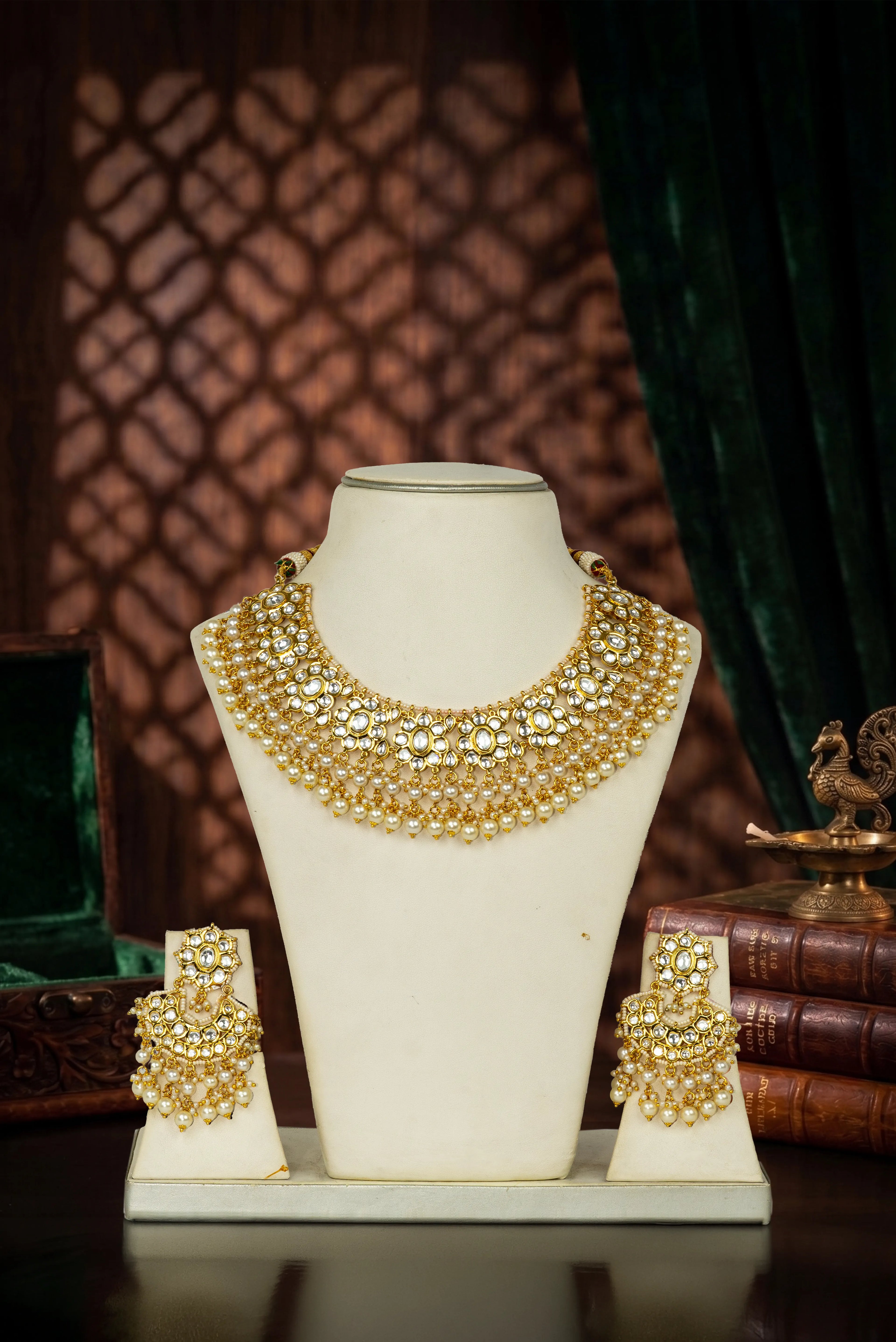 Classic kundan set