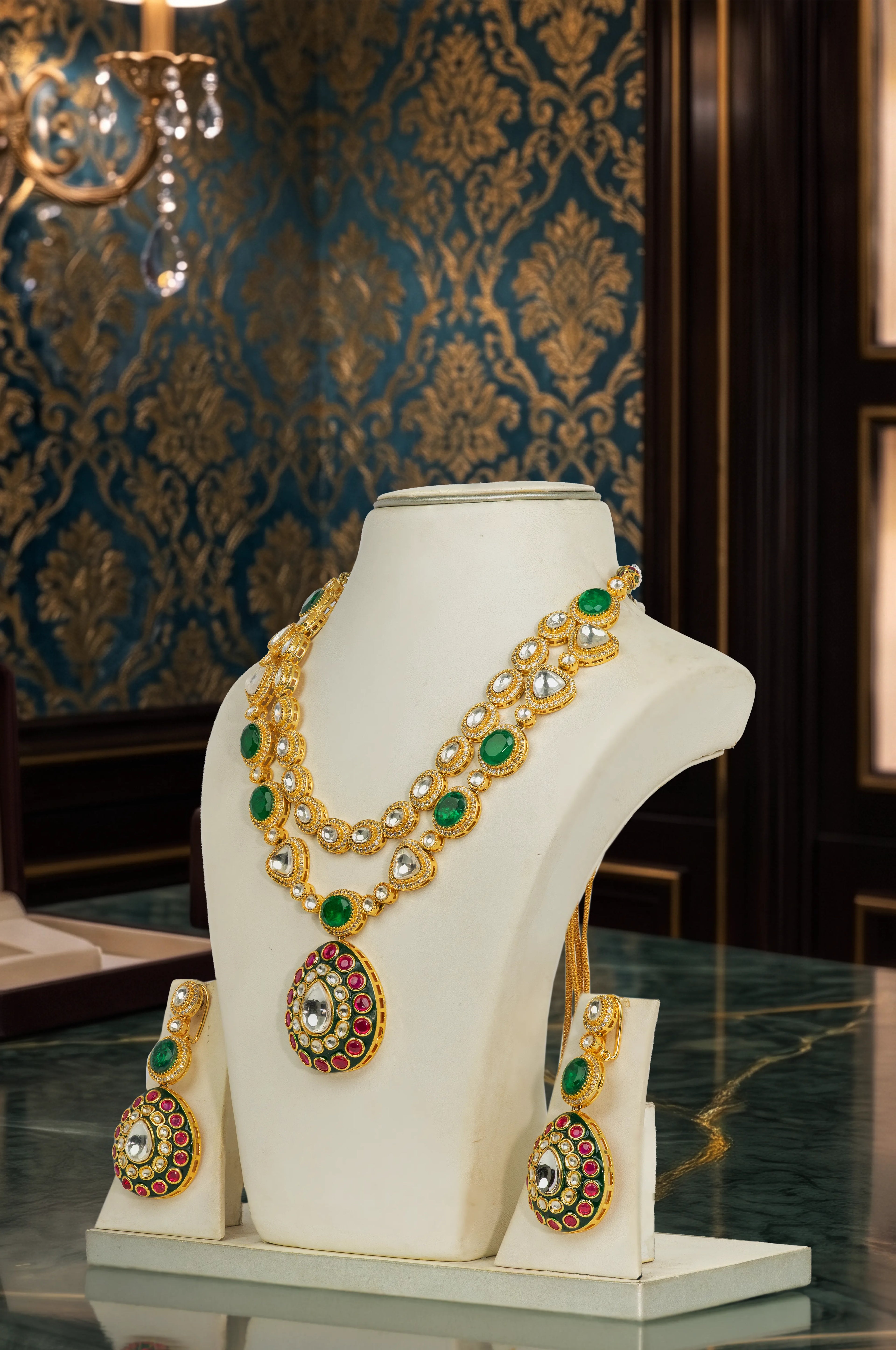 Vintage kundan set
