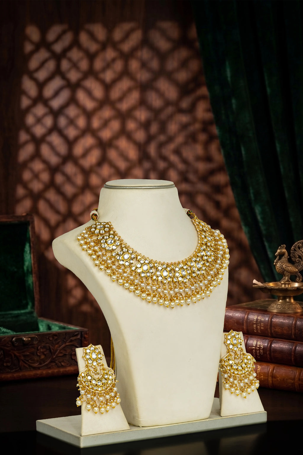 Classic kundan set