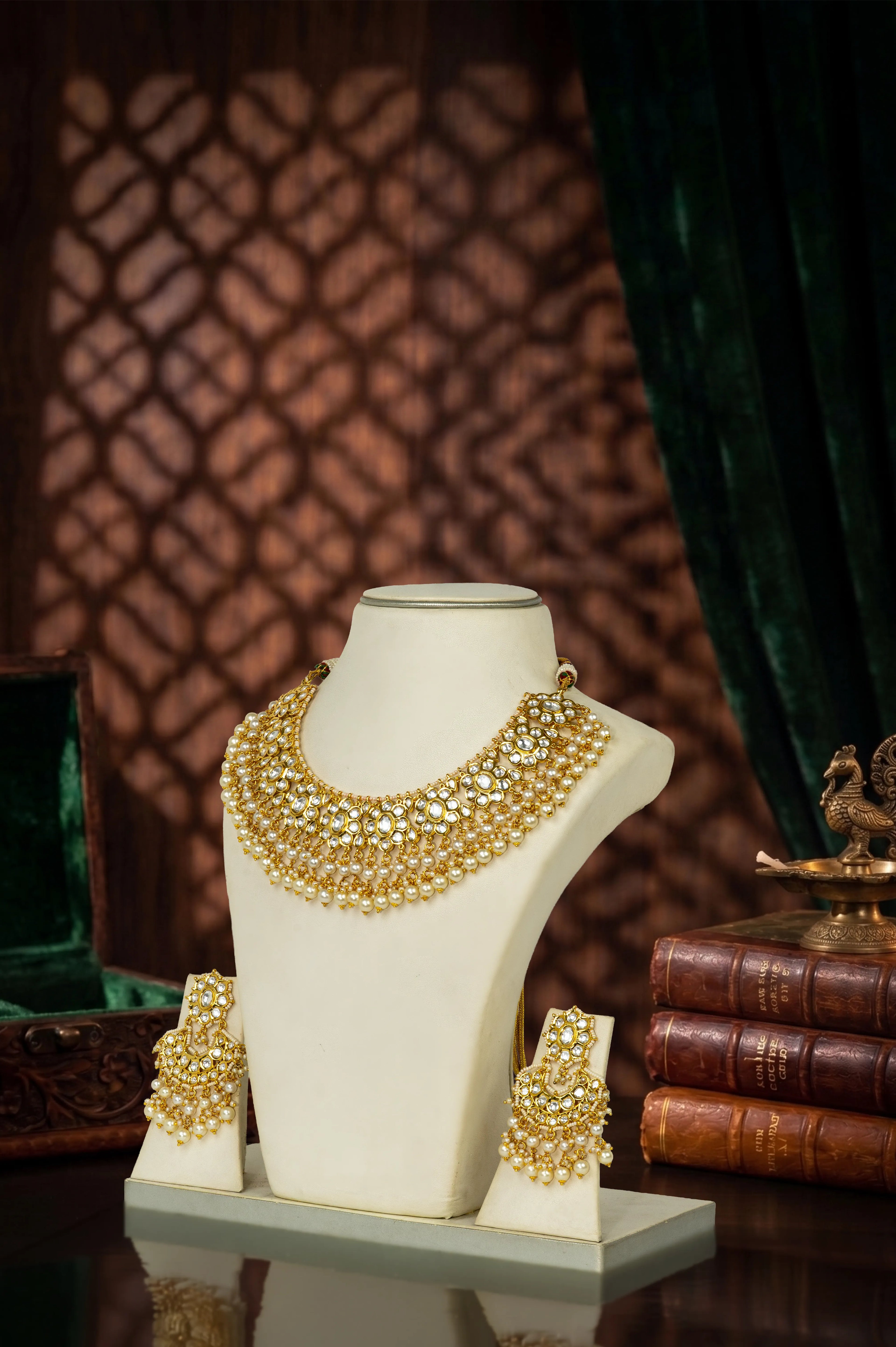Classic kundan set