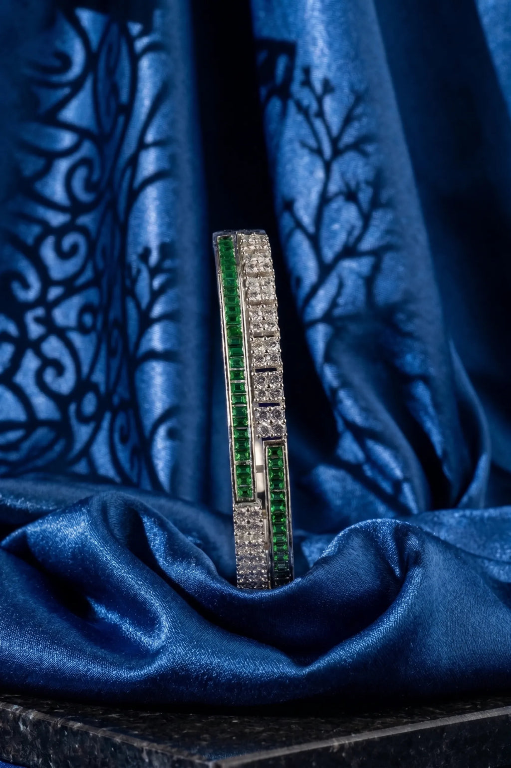 Ravishing diamond bracelete