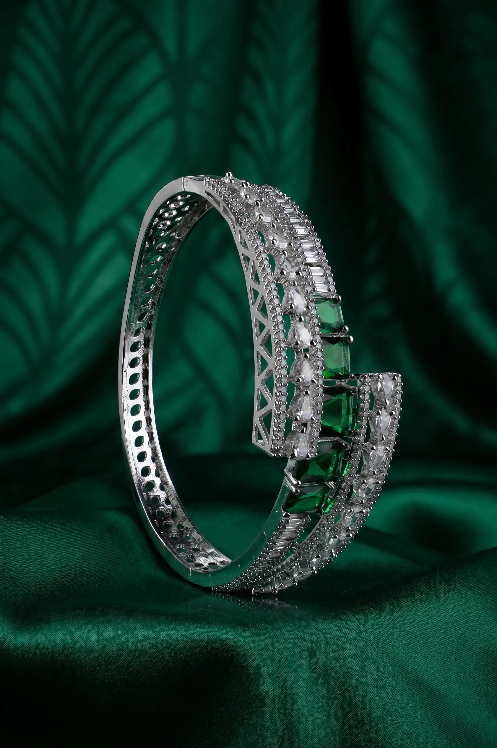 Blissful diamond bracelete