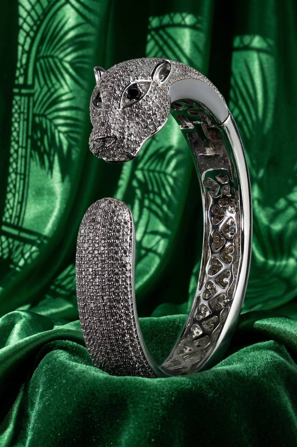 Unique diamond bracelete