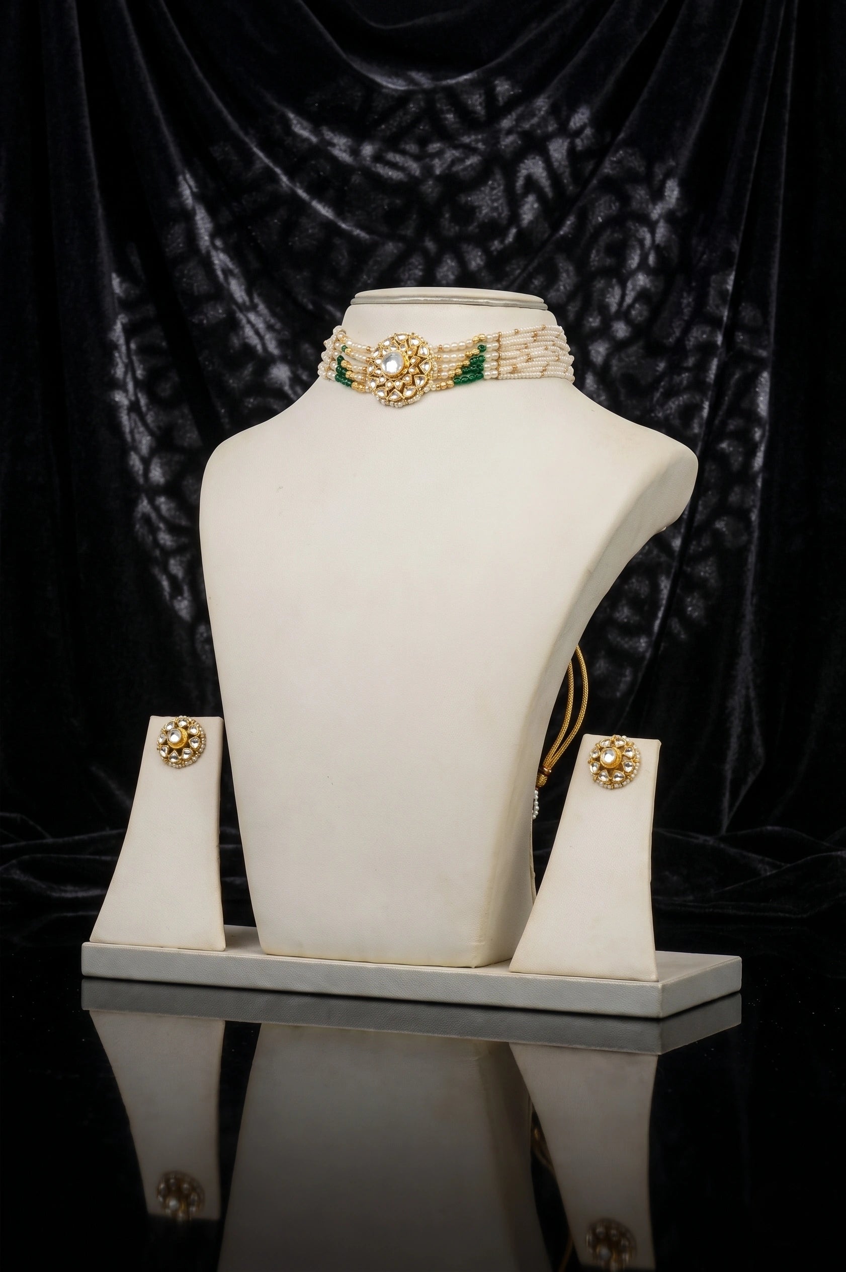 Enchanting Kundan set