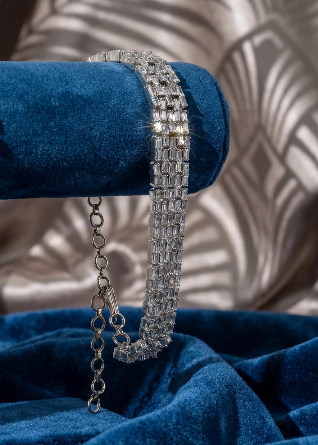 Queen diamond bracelete