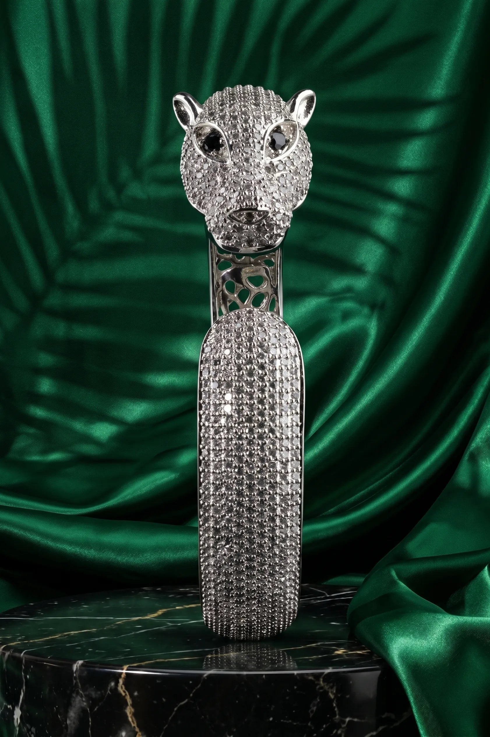 Unique diamond bracelete