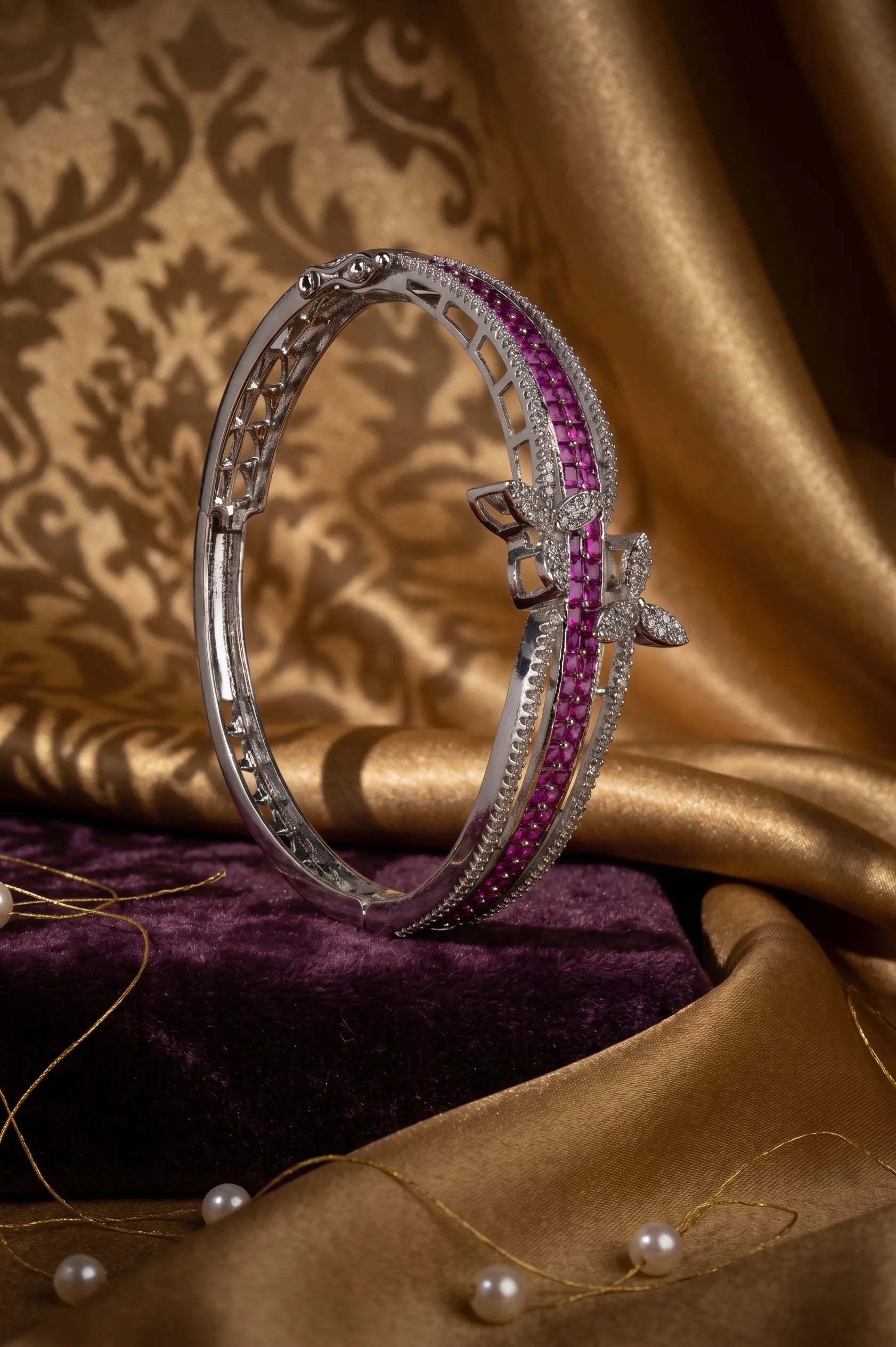 Xquisite diamond bracelete