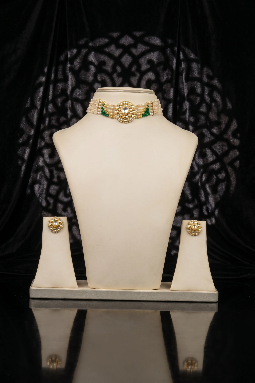 Enchanting Kundan set