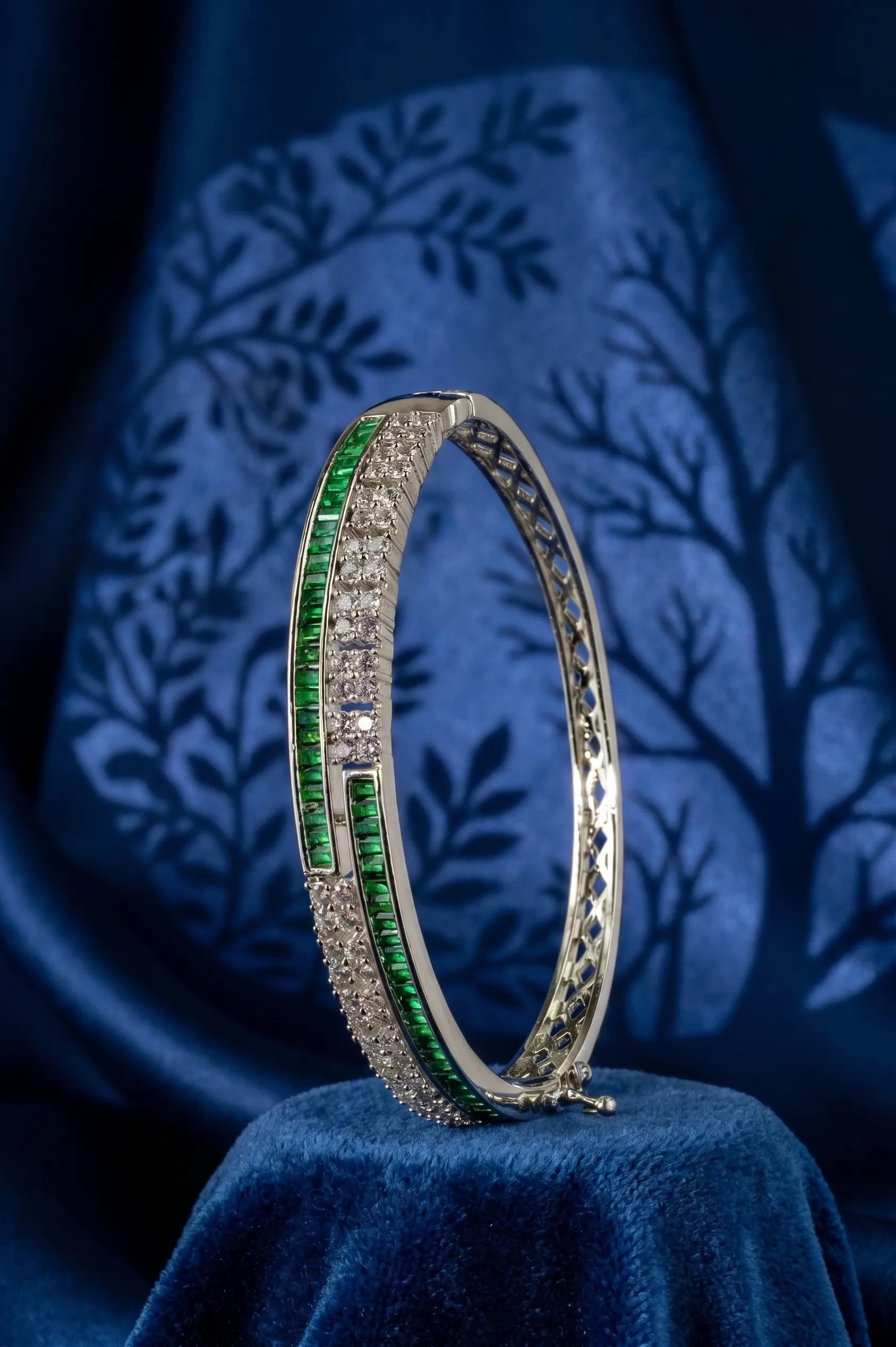 Ravishing diamond bracelete