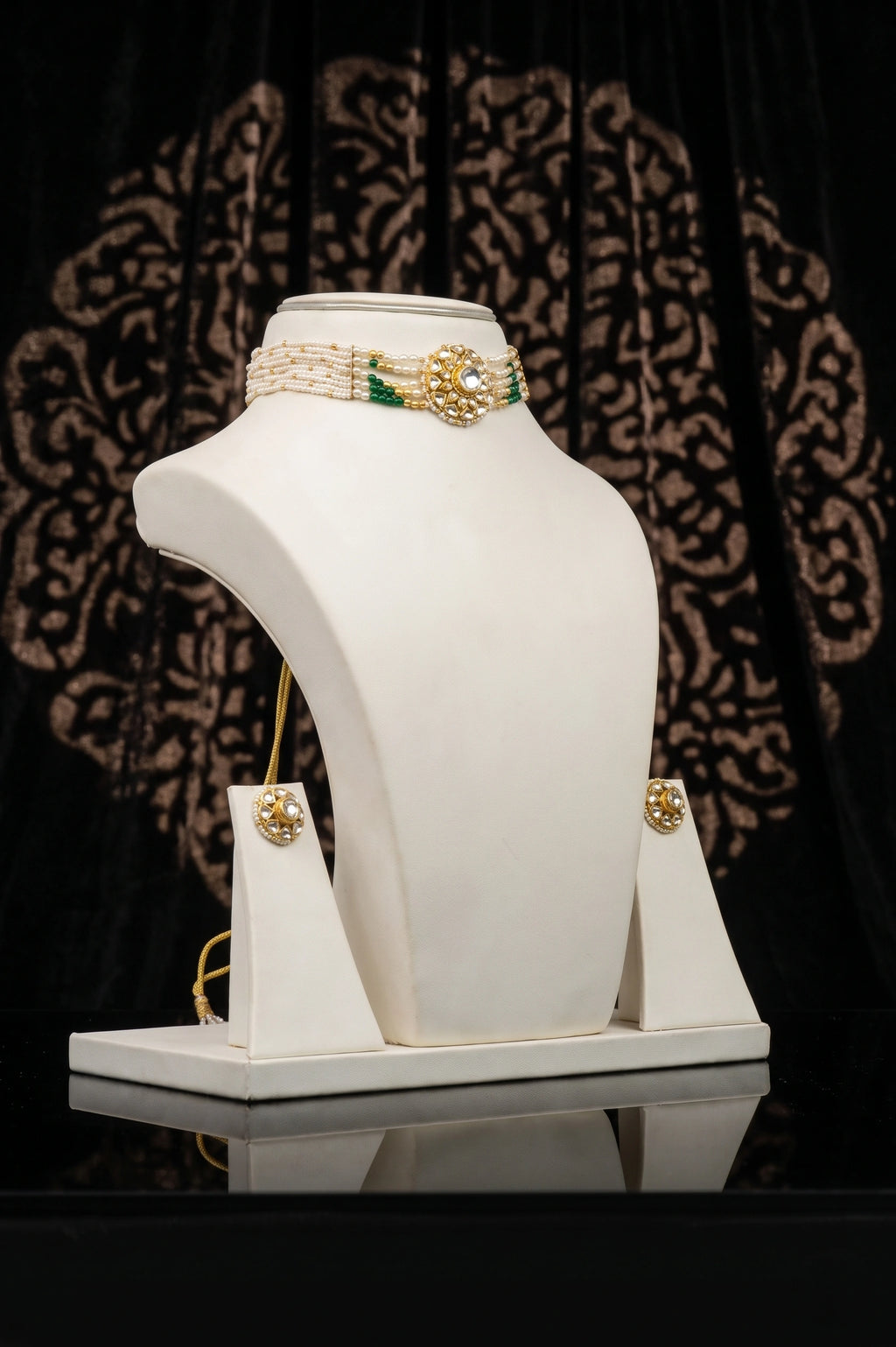 Enchanting Kundan set