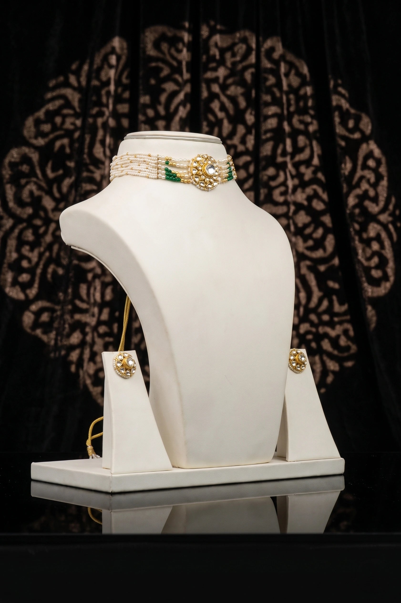 Enchanting Kundan set