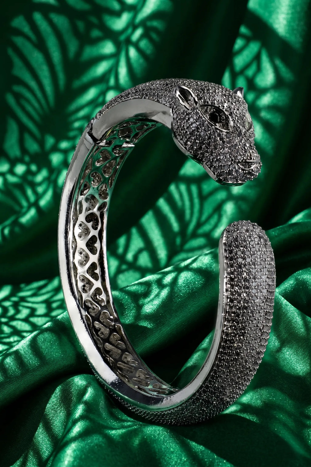 Unique diamond bracelete
