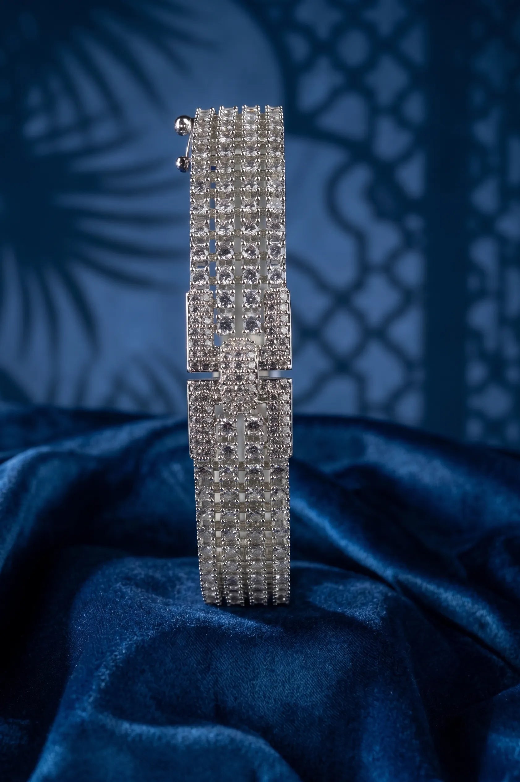 Queen diamond bracelete