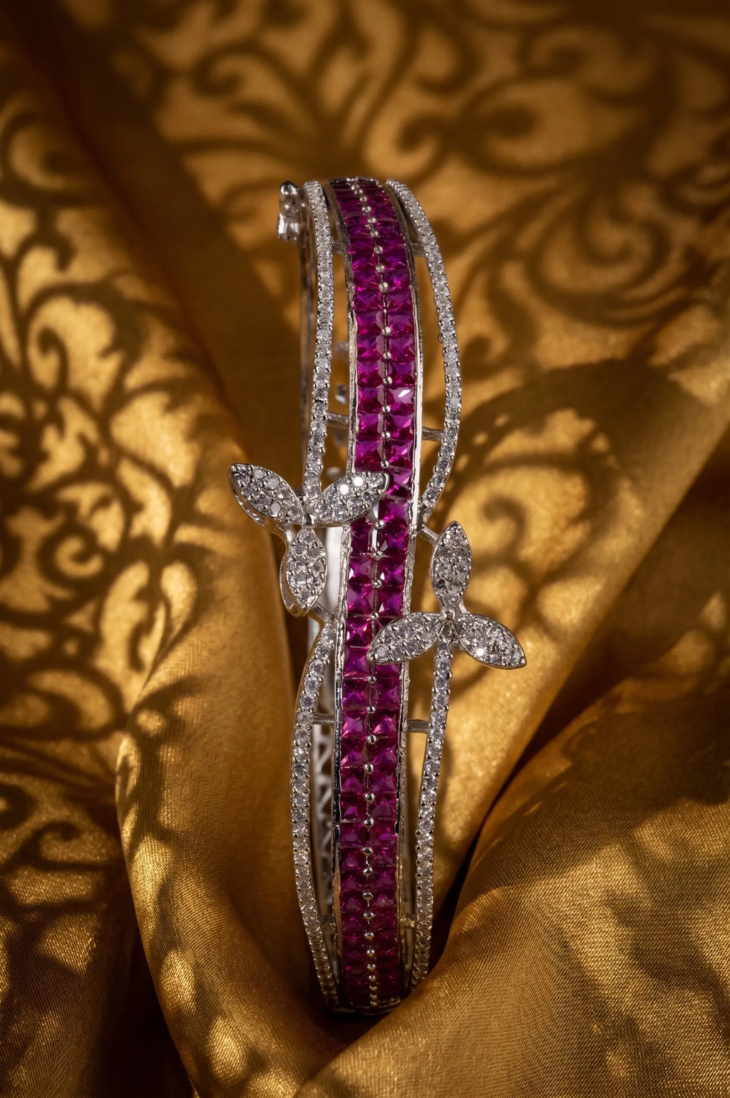 Xquisite diamond bracelete