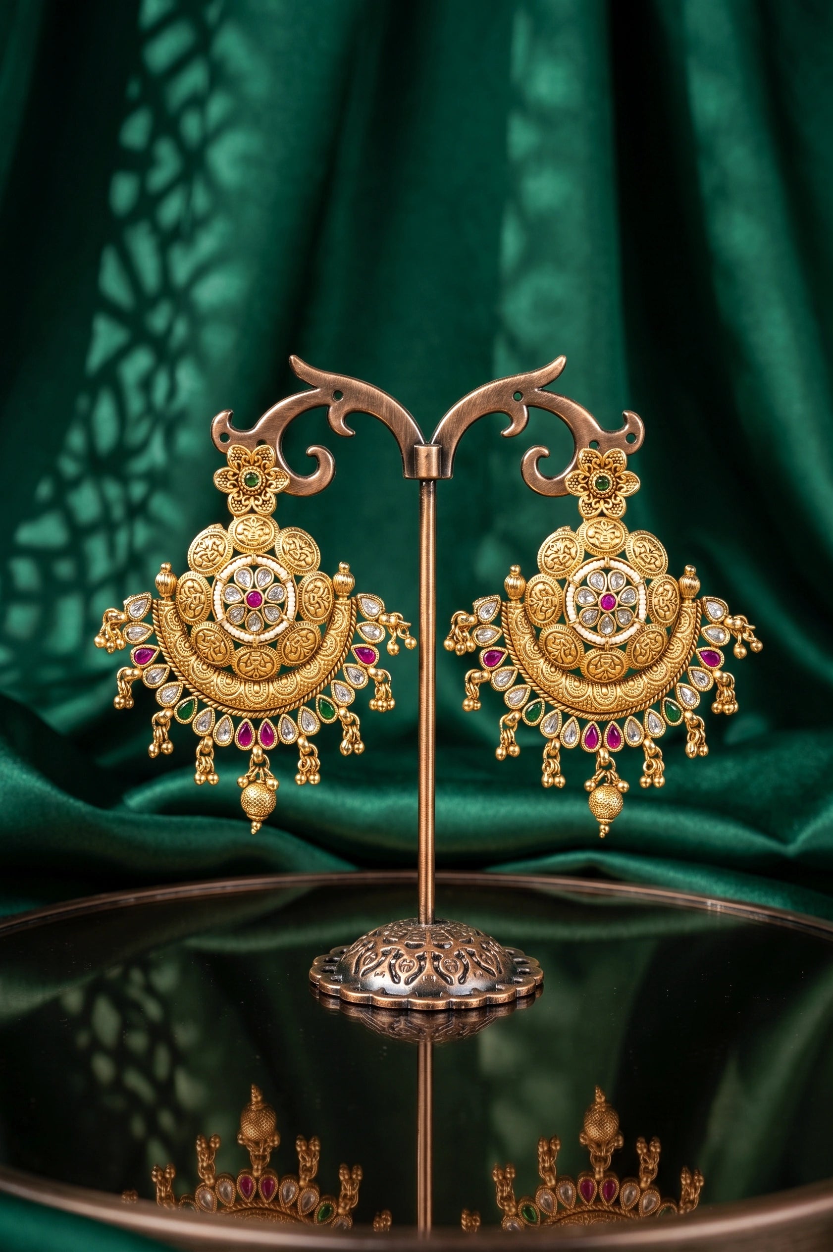 Glittering polki earring