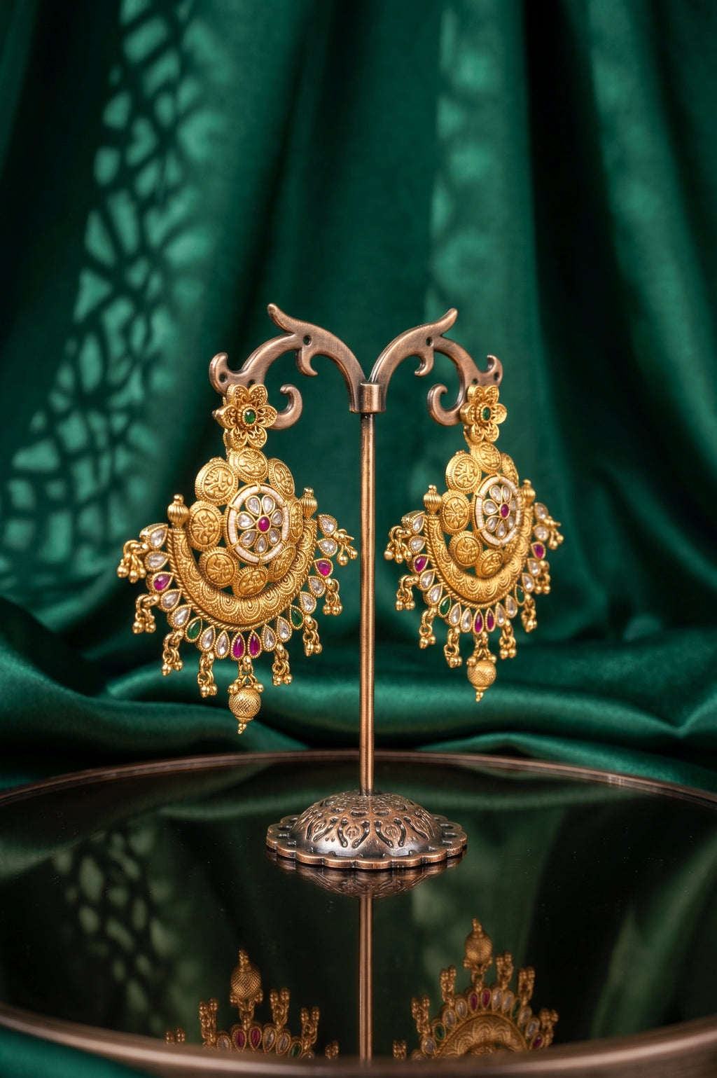 Glittering polki earring