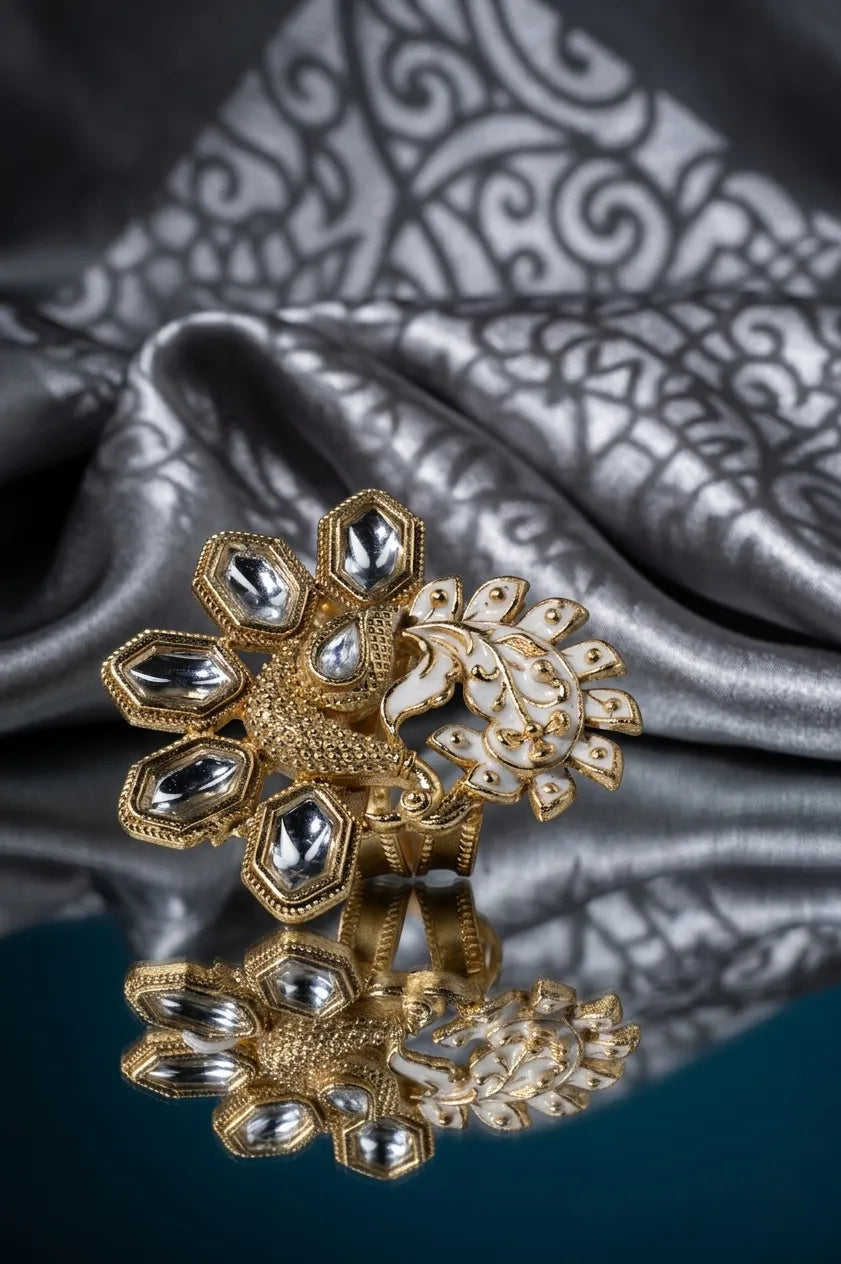 Poised Kundan ring