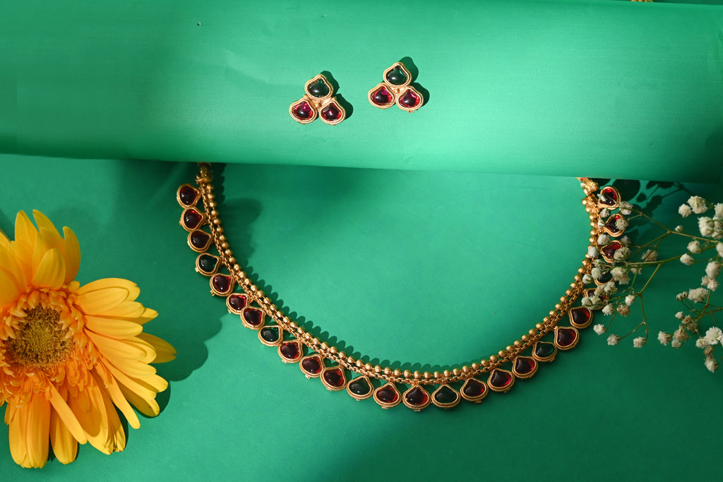 Vogue Spark Necklace Set