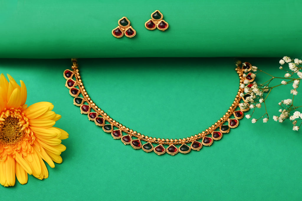 Vogue Spark Necklace Set
