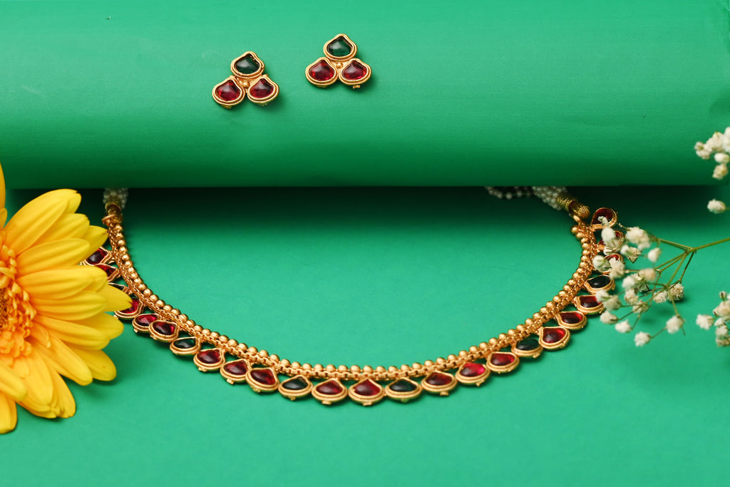 Vogue Spark Necklace Set