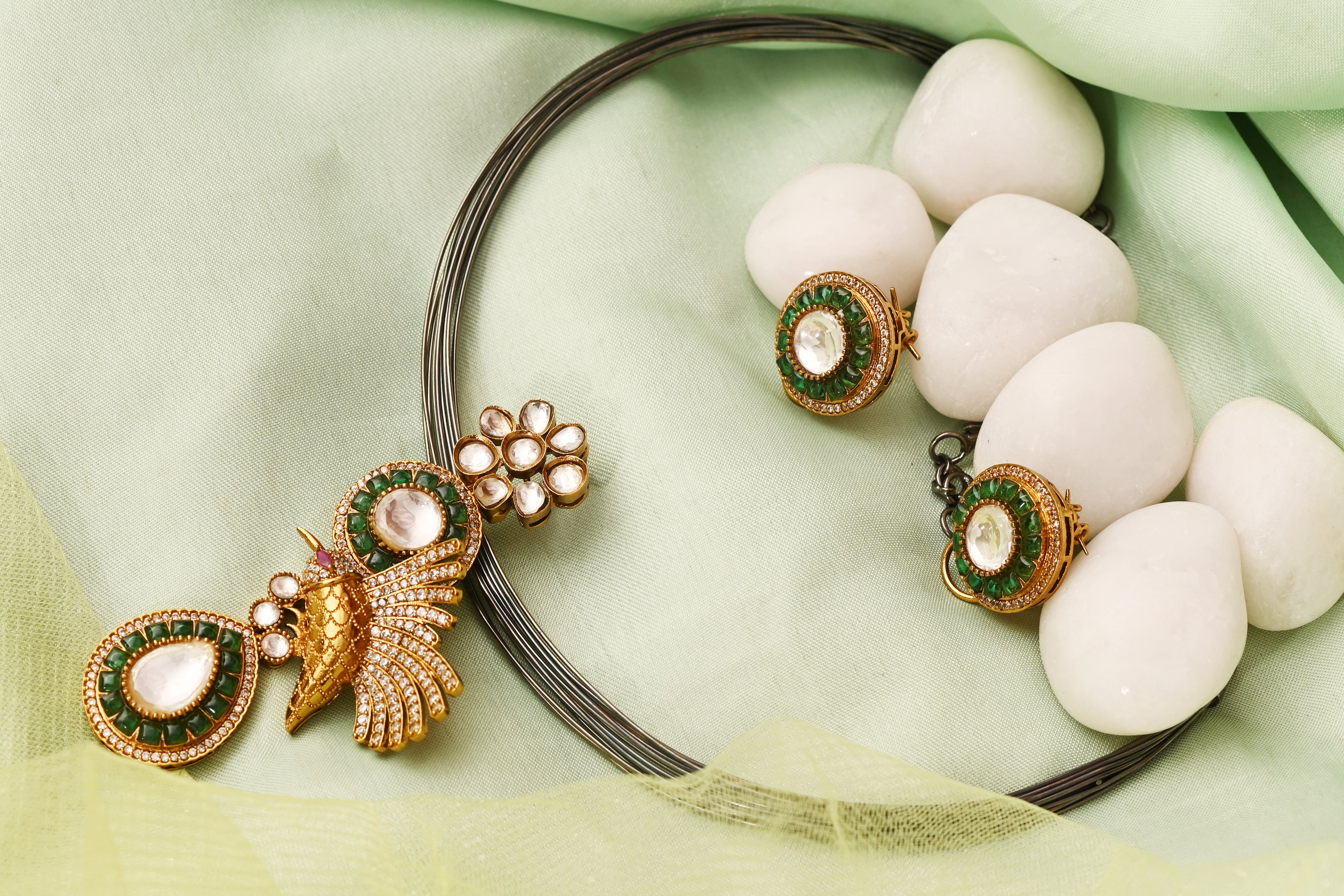 Adaa-e-Noor Necklace Set