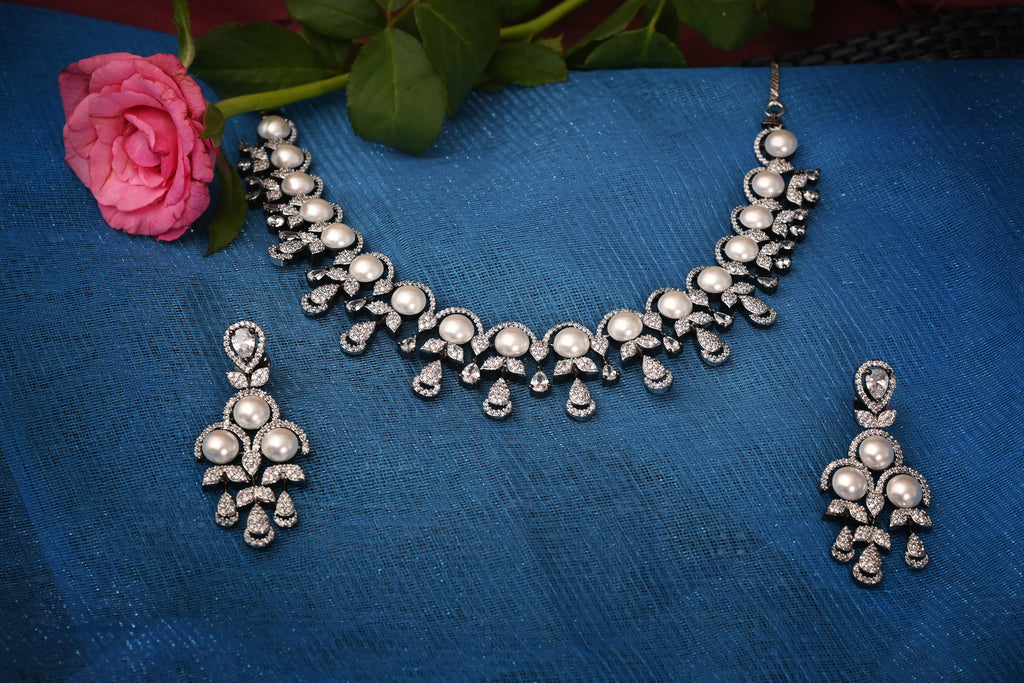 Elegant Aura Necklace