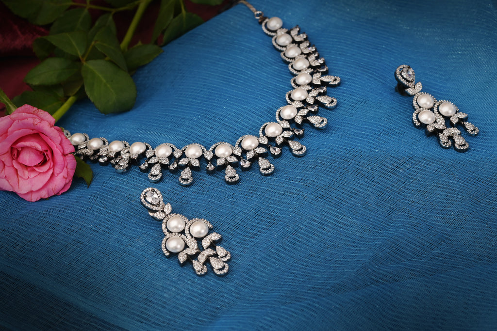 Elegant Aura Necklace