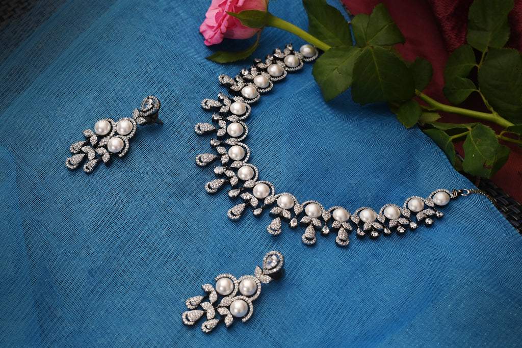 Elegant Aura Necklace